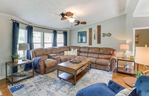 Outdoor Kitchen and Hot Tub Table Rock Lake House - Foto 9