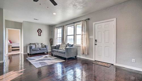 Peaceful Atascosa Home with Balcony and Deck! - Foto 4