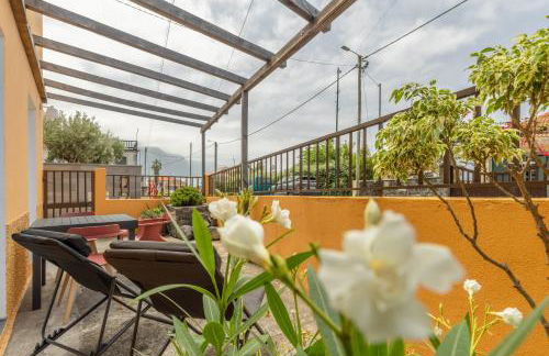 Scenic Home with Panoramic Sea & Mountain Views in São Vicente - Foto 1