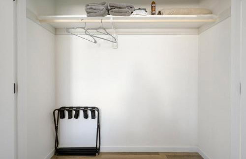 Spacious 5BR Home KING Bed Wi-Fi Parking - Foto 35