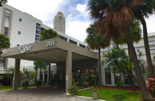 Walk to the Beach at Sunny Isles - Foto 2