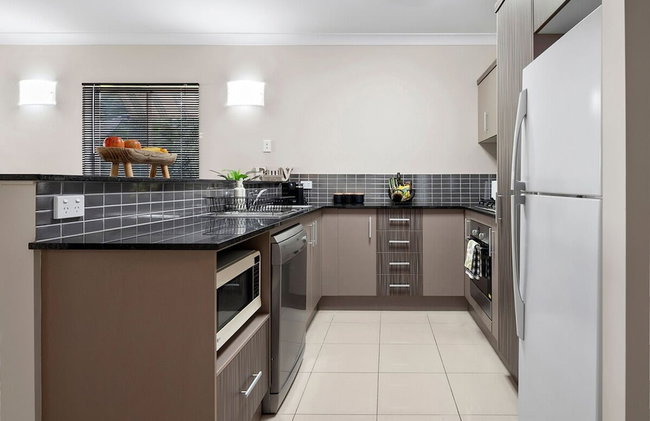 Lux Cairns - 9 Pools BBQ and Gym - Foto 15