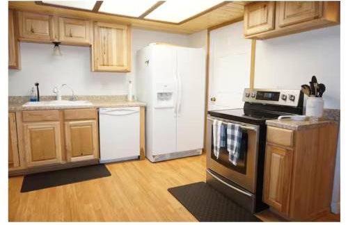 Chic Country Home in the Woods with Hot Tub - Foto 11