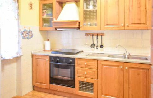 2 Bedroom Cozy Home In Bagni Di Lucca - Foto 13