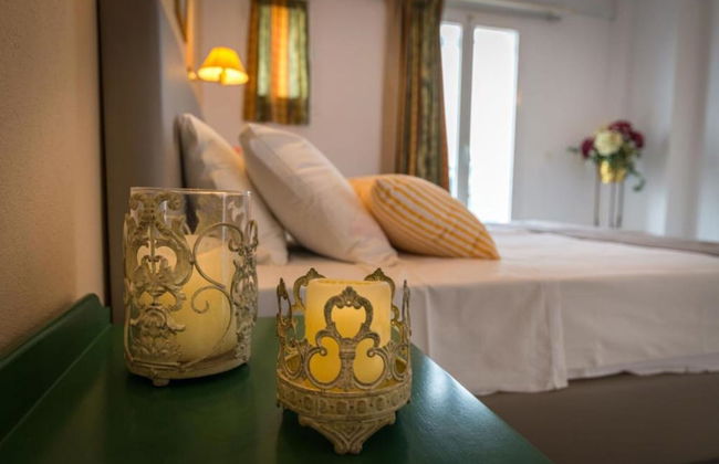 Windmill Apartments 2 - Photo 2