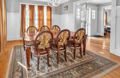 Massive 6 bedroom home with a Pool - Foto 10