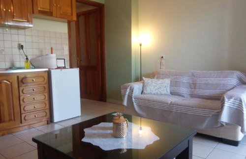 Small Town Apartment - Photo 8