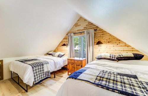 Roscommon Chalet with Hot Tub Near Higgins Lake! - Foto 13