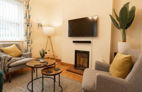 Great 3 bed Handbridge home Sleeps 6 EV Charger - Photo 3