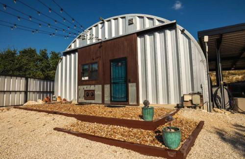 Hill Country Hangar with hottub, 7 minutes from the river and lake - Foto 36