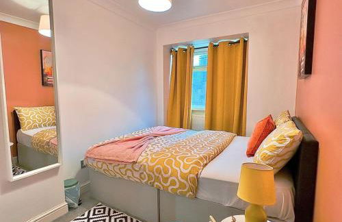 Charming 3-bedroom House with Garden in Portsmouth, Close Parking, Train Station & Gunwharf - Foto 7