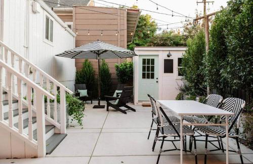 Historic Cottage + Modern Luxury • Walk to Capitol - Foto 48