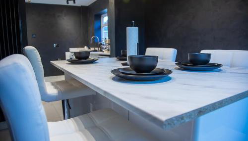 Villa Emma - Modern Bungalow with EV Point, Free Parking & Workspace - Foto 5