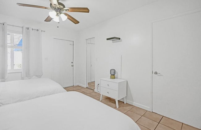 Cozy Beachfront Retreat Near Marina & Dining - Foto 20