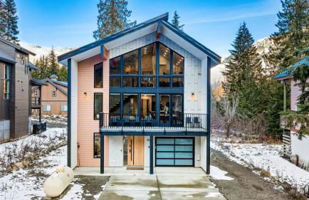 LUXE Hyak Retreat with Sauna, Hot Tub, Game Room, 6BR - Foto 38