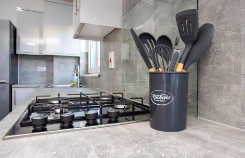 Sunny 3BR Home Near Portsmouth Park - Photo 33