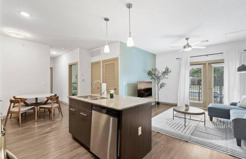 Luxe 2B/2B Getaway - Pool, Gym, Garage, Pet Wash - Foto 18