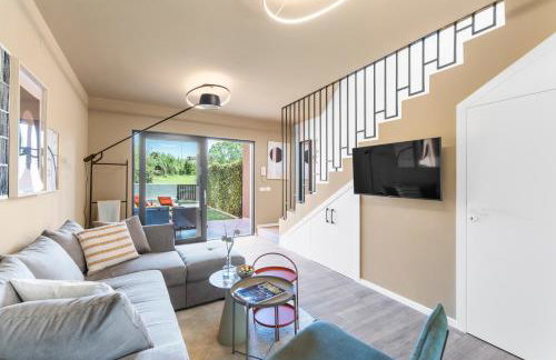 NEW stylish Casa Melisa with 2 gardens and BBQ facilities! - Foto 4