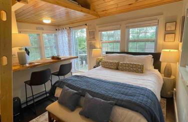 Cheerful Cottage with Loft Close to Everything 6 - Foto 1