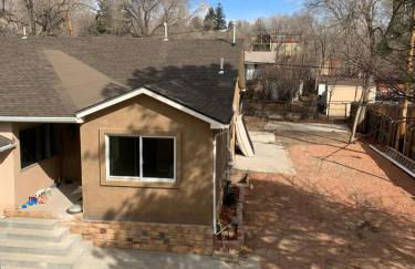 Huge Cozy Home with Many Bedrooms in Ivywild - Foto 18