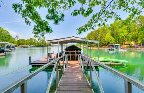 Beautiful Lake Keowee Home with Boat Dock and Fire Pit - Foto 37