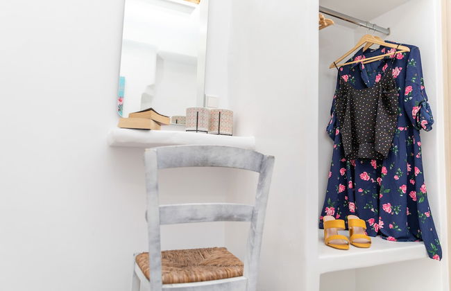 Depis Luxury Suites - Photo 4