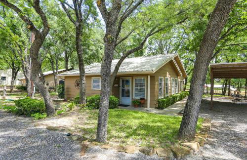 Papas Lakefront Hideaway - Photo 3