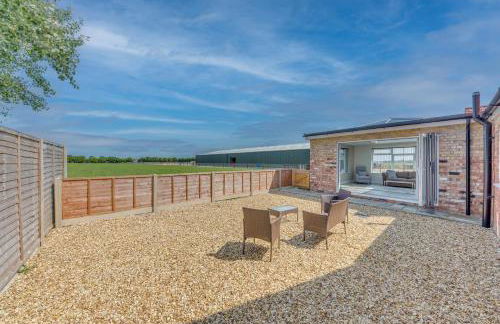 Luxury Isla Cottages Bourne, Dog Friendly with Garden, Parking, Countryside Views, Family Holidays & Easy Access to Town - Foto 14