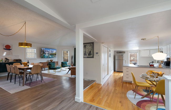 Pine Street Loft –Just steps from Old Town Square! - Photo 21