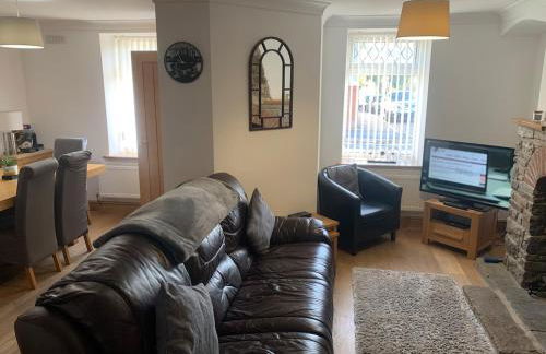 Gethin Lodge cosy Holiday cottage Near BPW with secure double garage with cctv sleeps up to 6 guests - Photo 31