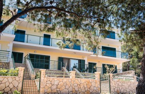 Apartments by the sea Rogac, Solta - 11655 - Photo 3
