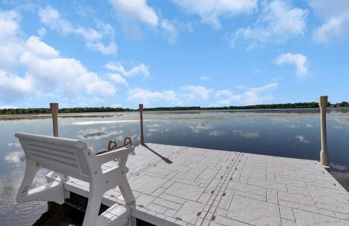 Lake Front Home with Pool and Stunning Views - Foto 19