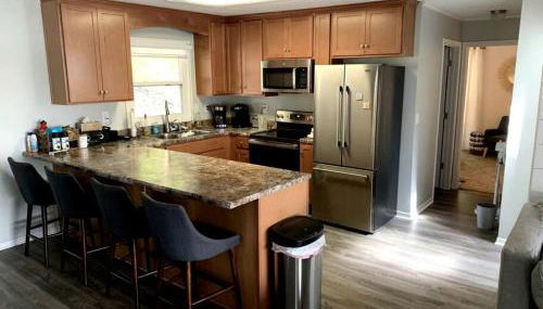 Inmerse in the Serenity of this Lakefront Cottage in Cadiz, Kentucky - Foto 4