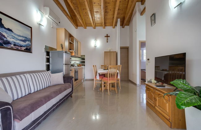 Spacious Holiday Home With Swimming Pool - Foto 16