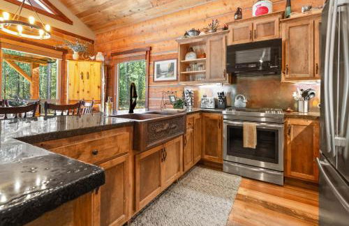 Frontier Cabin by Twin Beds Vacation Homes - Photo 11