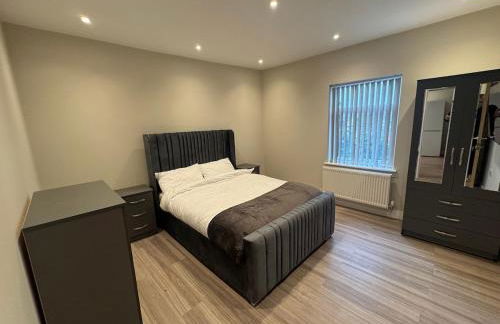 Brand New Luxury Centrally Located 2BR Apartment - Foto 5