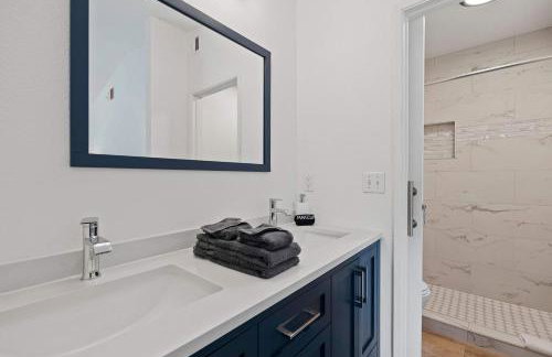 Hacienda Hideaway 3BR Desert Oasis w Pool Spa & Firepit - Foto 27