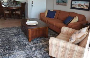 Quiet 2 bedroom condo on Gulf with pool and pond - Photo 33