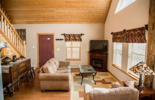 Twin Owls Lodge, Great for families Master bedroom, Loft, full kitchen, Dogs OK - Foto 21