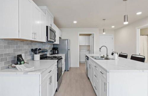 Roav Stays - J and K on Main Luxury Apartment 405 - Foto 7