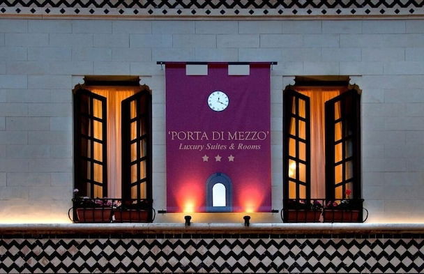 Porta Di Mezzo Luxury suites and rooms - Photo 1