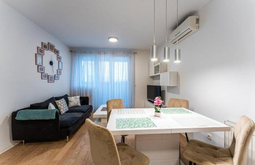 Flex SelfCheckIns 170 - Zagreb - Bedroom - Parking - Loggia - Foto 1