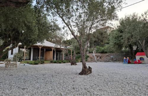 Valia's Beach Studios - Photo 18