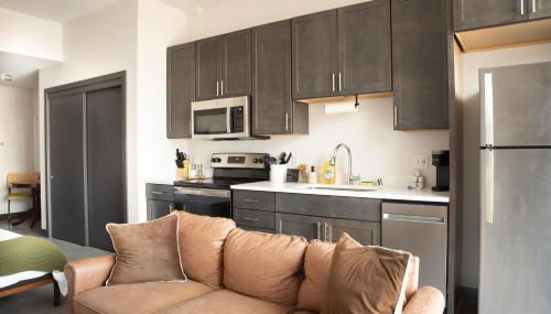 Deer District Studio Apt - One Block from Fiserv & Baird - Foto 5