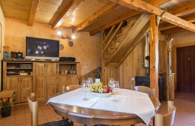 Adorable Home With Pool & Hot Tub Surrounded by Beautiful Nature - Photo 20