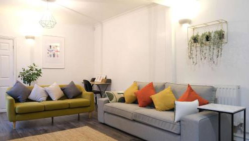 Lovely 5 Bedroom Home w Garden near Northampton - Foto 1