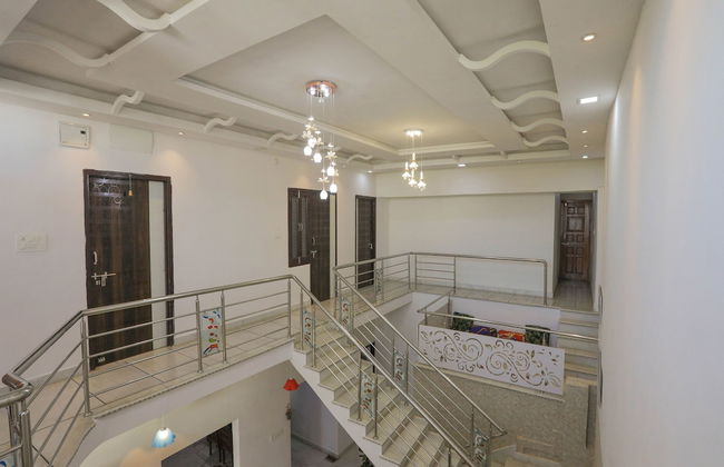 OYO 10287 Home 3BHK Villa near Lake City Mall - Foto 2