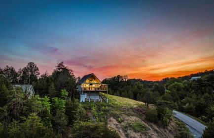 TN Whiskey Cabin- Lake and Mtn Views- Covered Deck- Game Room- Pool Table- Pets - Foto 3