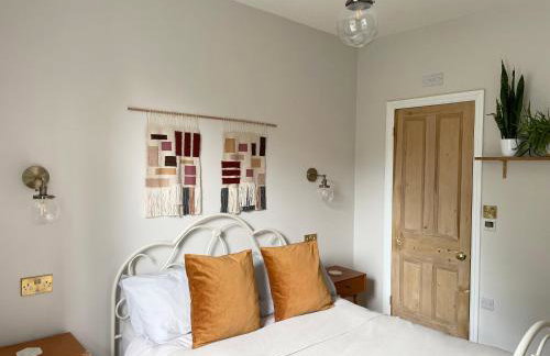 The Harborne Home opposite QE hospital & Birmingham university - Photo 11