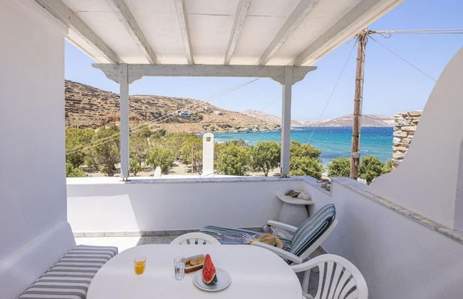 Nemelo Beach House in Panormos - Foto 1